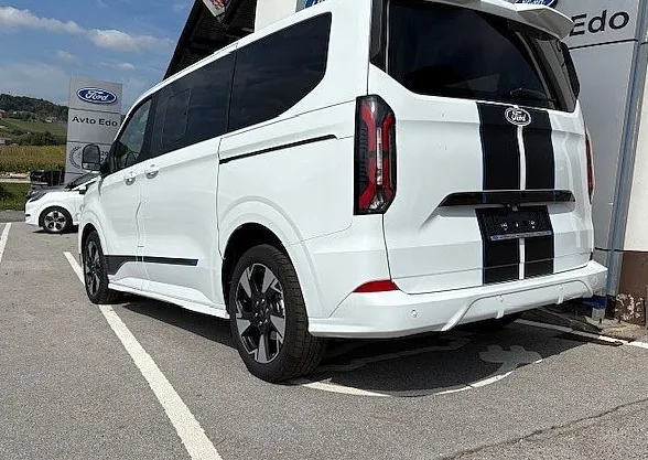 Zunanja slika - Ford Tourneo - Custom SPORT 2.0 TDCi 170KM A8 L1H1 FWD - 3