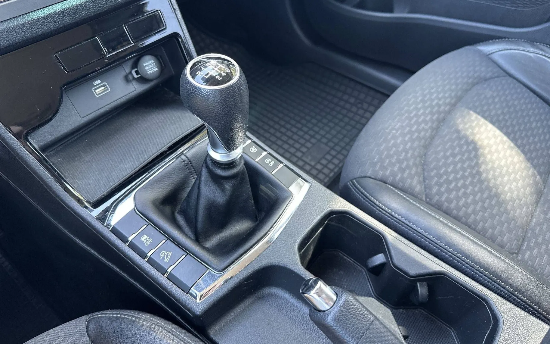 Notranja slika - KG Mobility Korando - 1.5 T-GDI ISG Style - 20