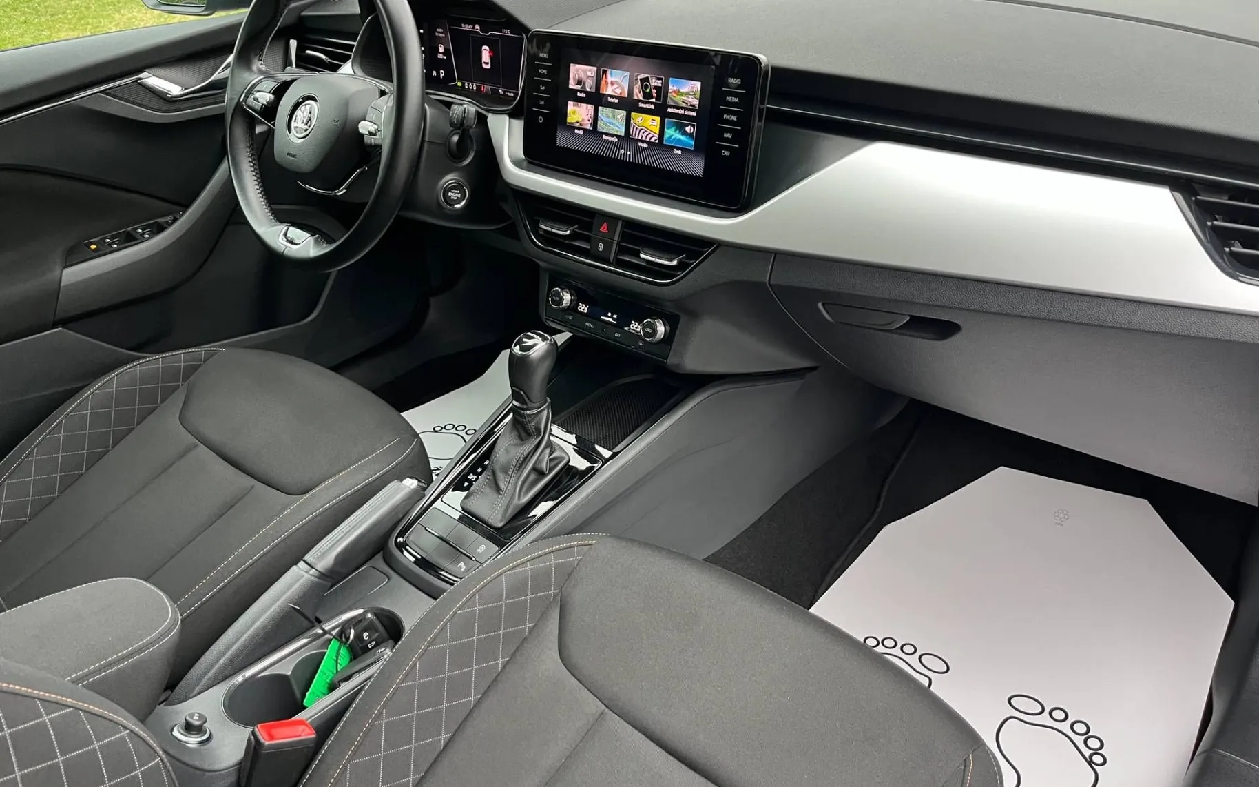 Notranja slika - Škoda Kamiq - 1.6 TDI Ambition 1.LASTNICA-LED-NAVI-ODLIČNA - 8