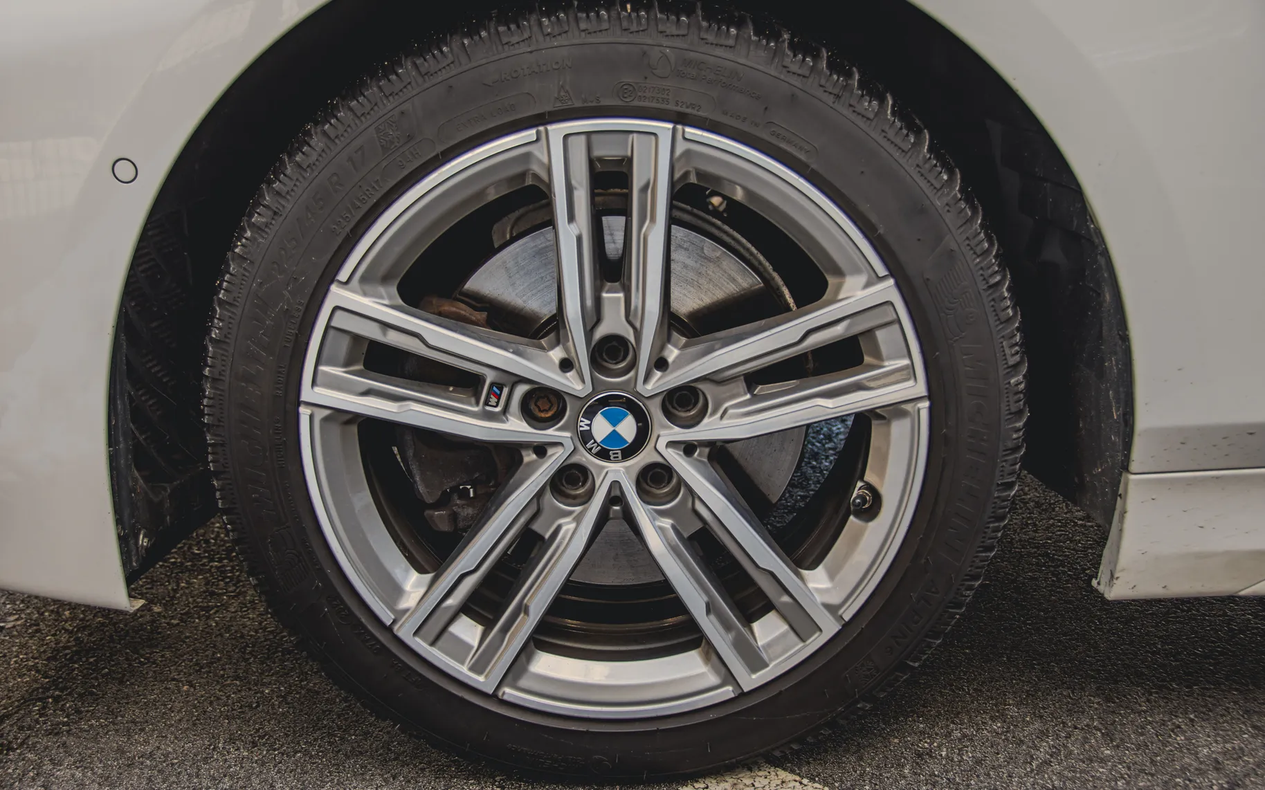 Zunanja slika - BMW - 118i M Sport-LED-HUD-PANO-LC PRO-KAM-17C - 18