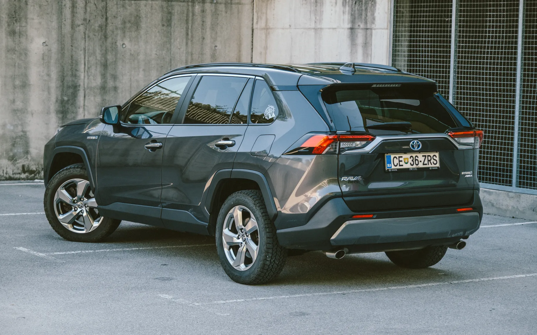 Zunanja slika - Toyota RAV4 - Hybrid AWD 2,5 Premium Avt. - 2