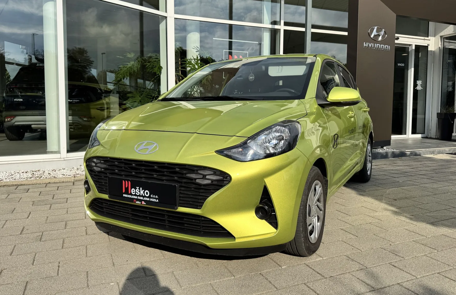 Zunanja slika - Hyundai i10 - 1.0 SLUŽBENO VOZILO - 1