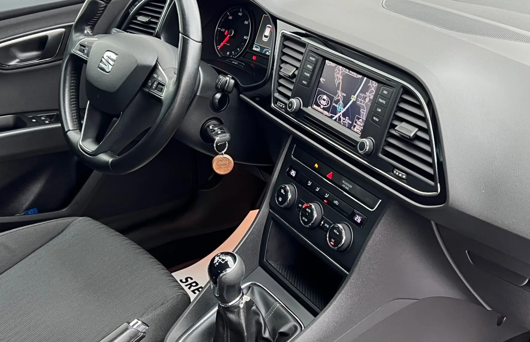 Zunanja slika - Seat Leon - 1.6 TDI+SLO+ALU+NAVI+PDC+LED - 17