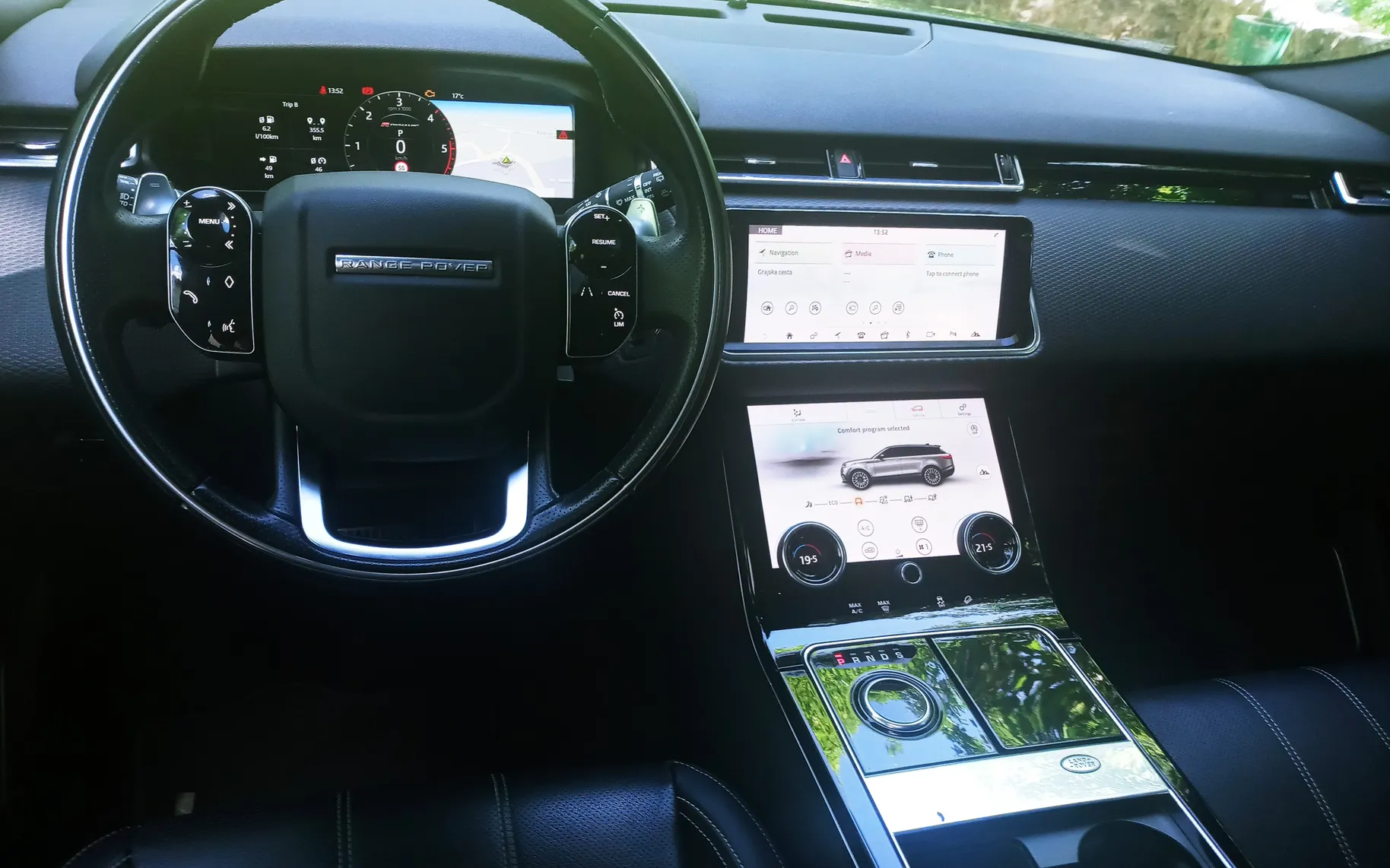 Notranja slika - Land Rover Range Rover - VELAR  R-DYNAMIC 4WD - 10