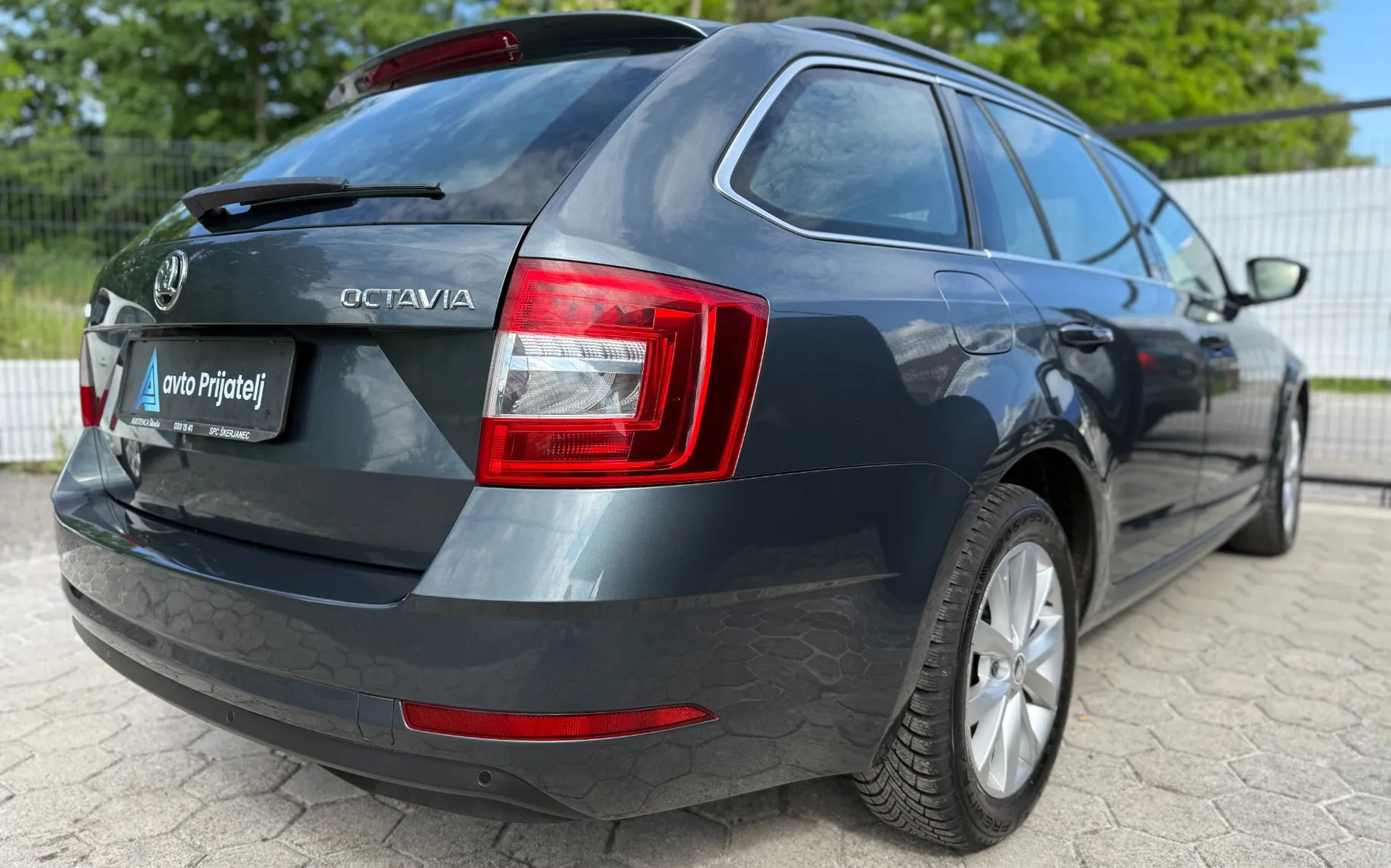 Zunanja slika - Škoda Octavia - 2.0 TDI 110KW Avt - 7