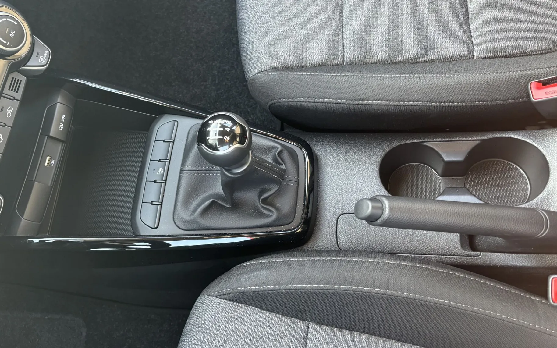 Zunanja slika - KIA Stonic - 1.2 DPI 57.9 kW  79 KM  LX Urban+ M T - 13