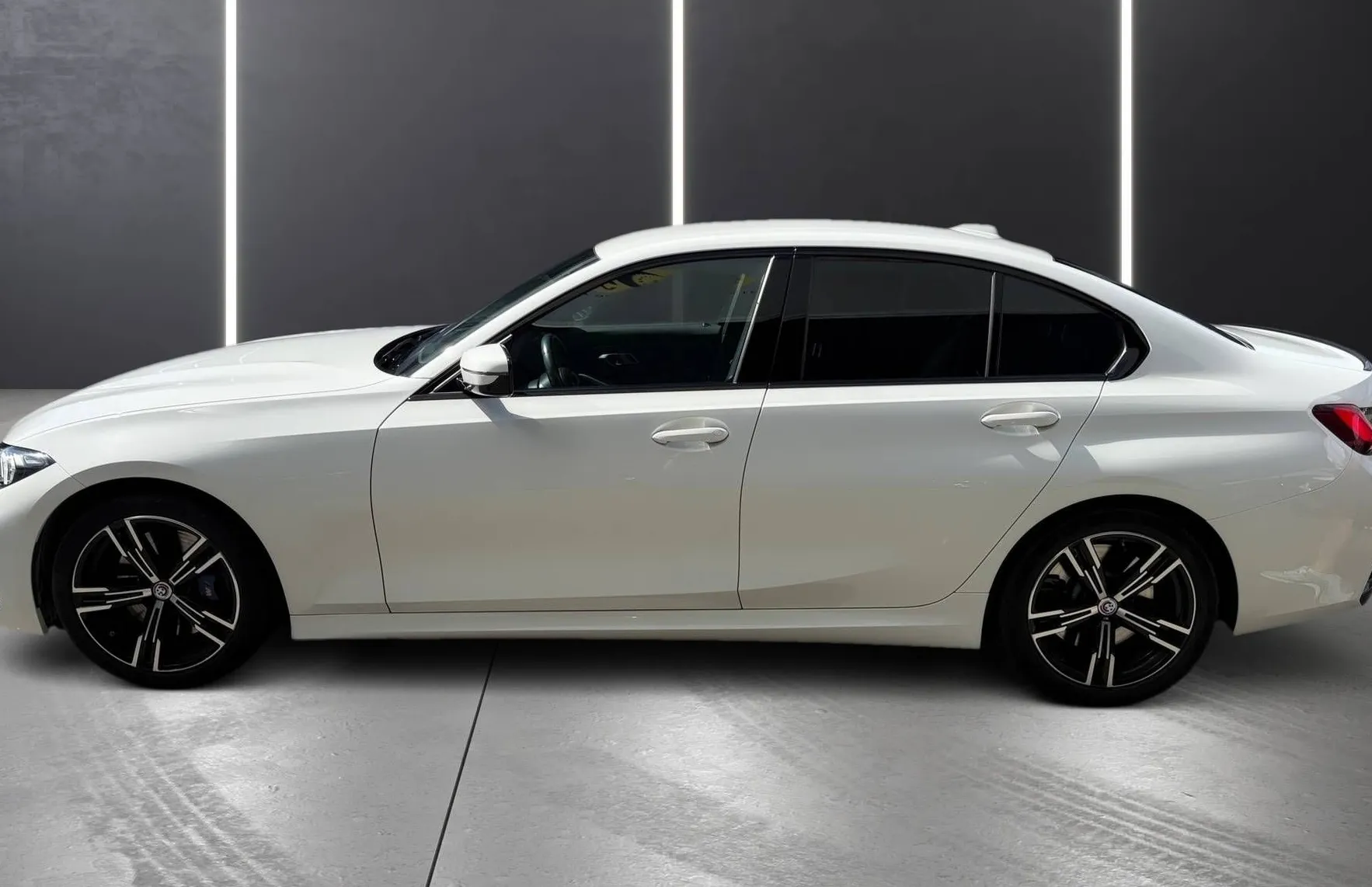 Zunanja slika - BMW Serija 3 - : 320d M PAKET LED NAVI PDC KAMERA RADAR TOP - 2