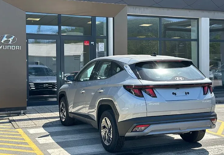 Zunanja slika - Hyundai Tucson - 1.6T T-GDI°°Kamera°°Senzorji°°Navi°°Zimske pnevmat - 3