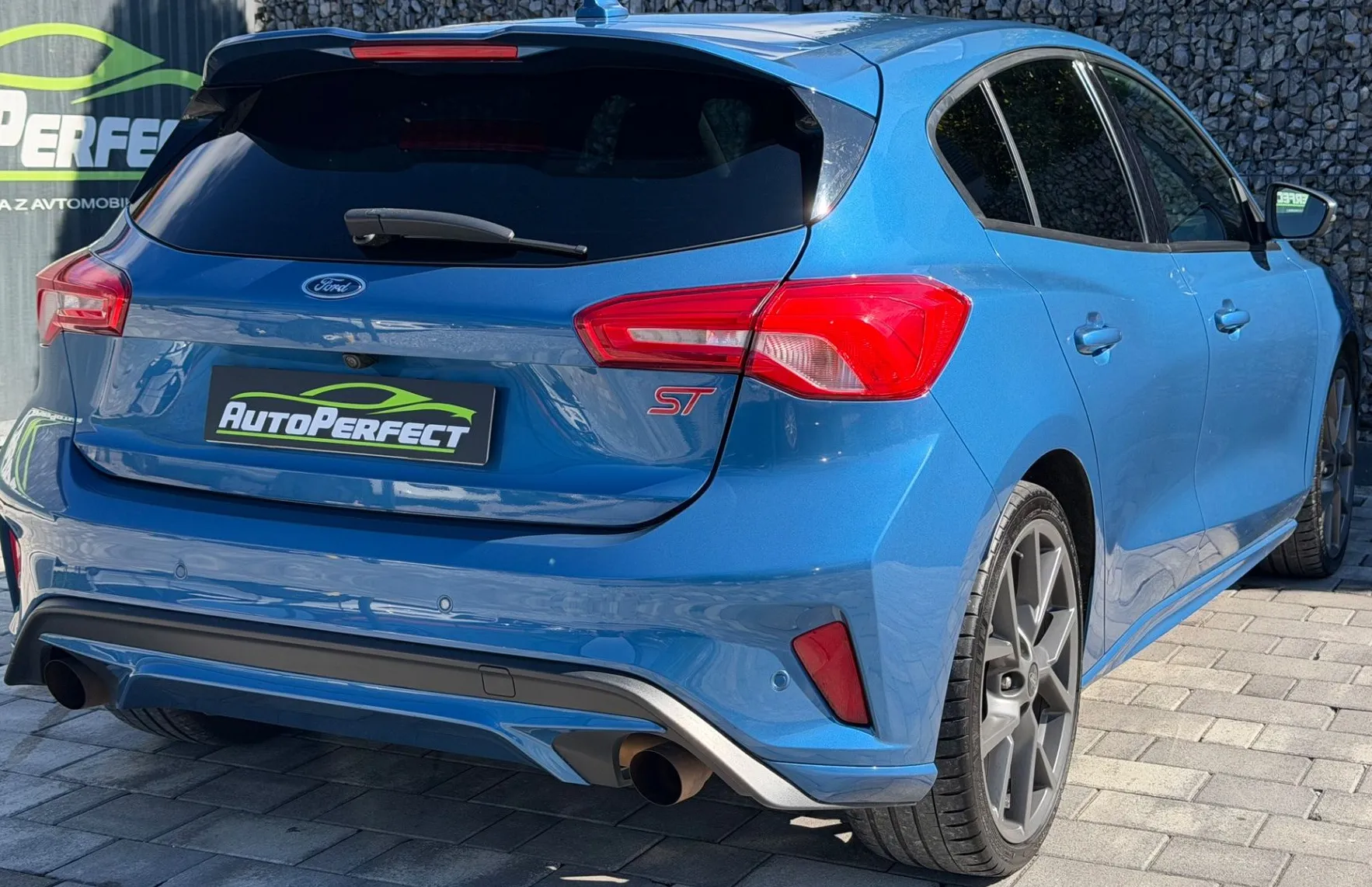 Zunanja slika - Ford Focus - 2.3 EcoBoost ST |RECARO|KAM|NAVI|GR. SED.| - 6