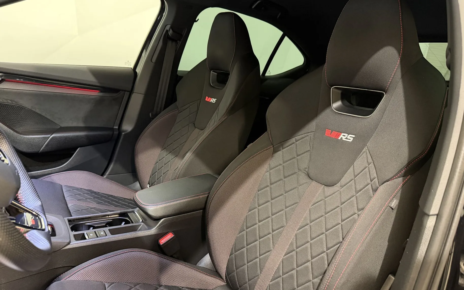 Notranja slika - Škoda Octavia - RS 2.0 TSI-VIRTUAL-FULL LED-ACC-KAMERA-NAVI-AVT-.. - 10