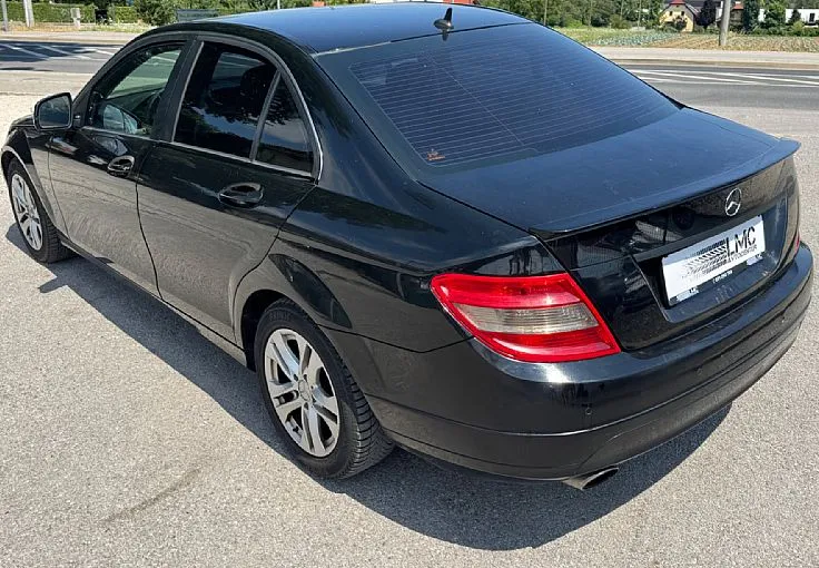 Zunanja slika - Mercedes-Benz C-Razred - 220 CDI 170ks °AUTOMATIC° °NAVI° °2x PDC° - 4