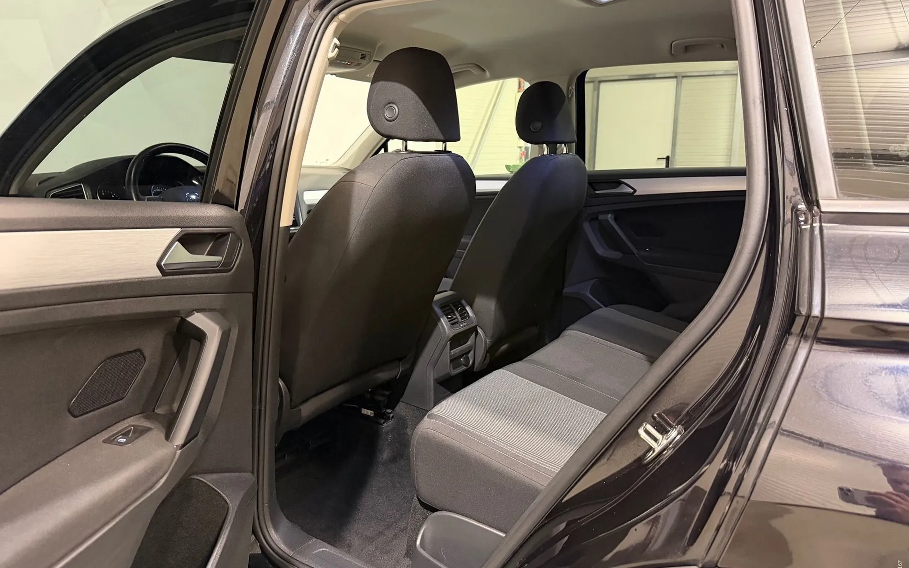 Notranja slika - VW Tiguan - 2.0 TDI-FULL LED-ACC-TEMPOMAT-NAV1GACIJA-PDC - 12