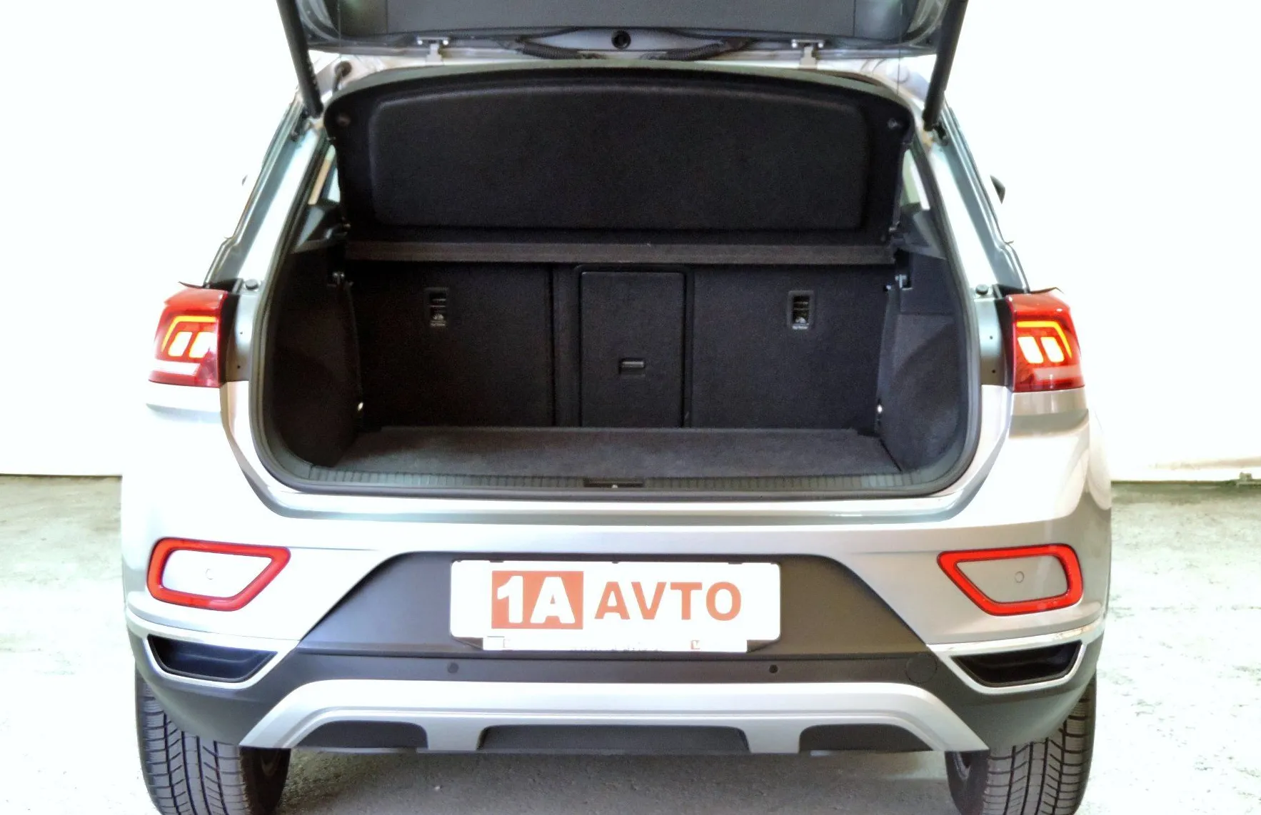 Zunanja slika - Volkswagen T-Roc - 1.5 TSI BMT Style DSG ACC-LED-KAMERA - 20