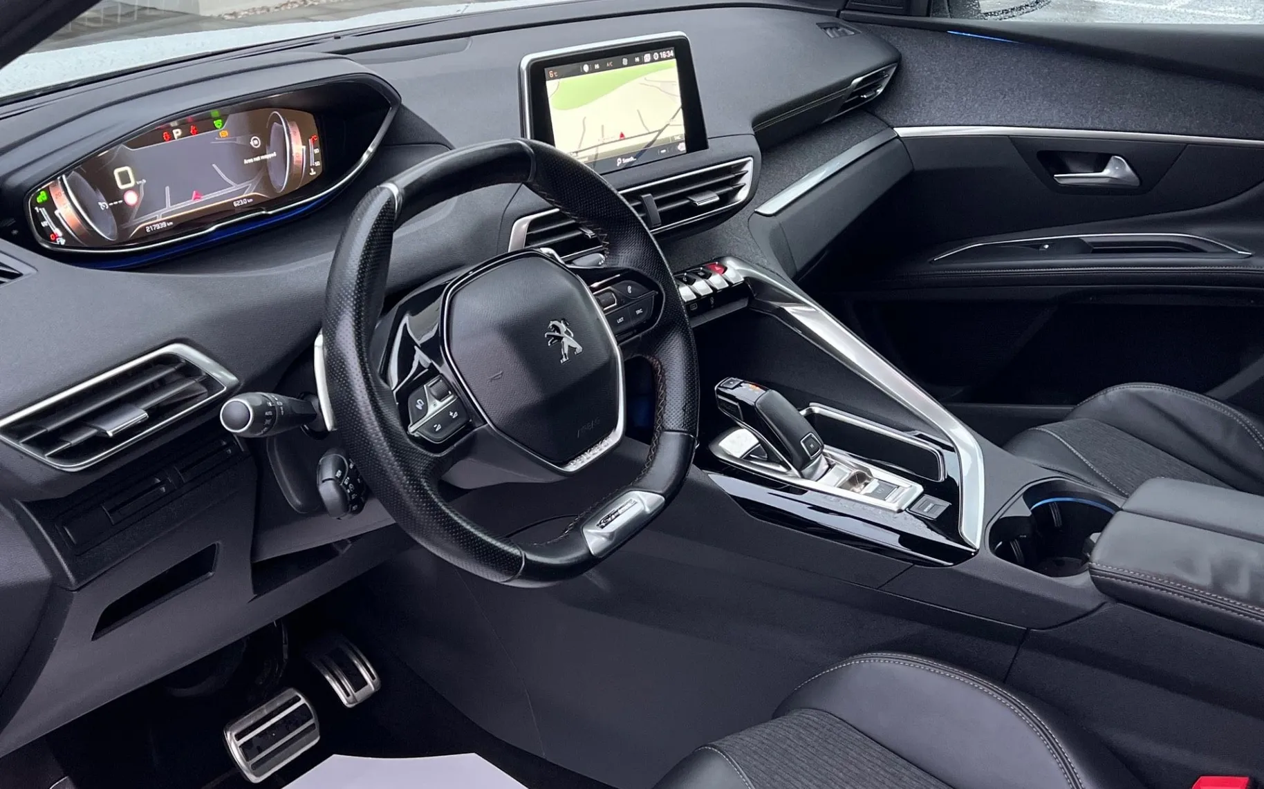 Notranja slika - Peugeot 5008 - 1.5 BLUEHDI+GT LINE+FULL LED+VIRTUAL+PERLA... - 10