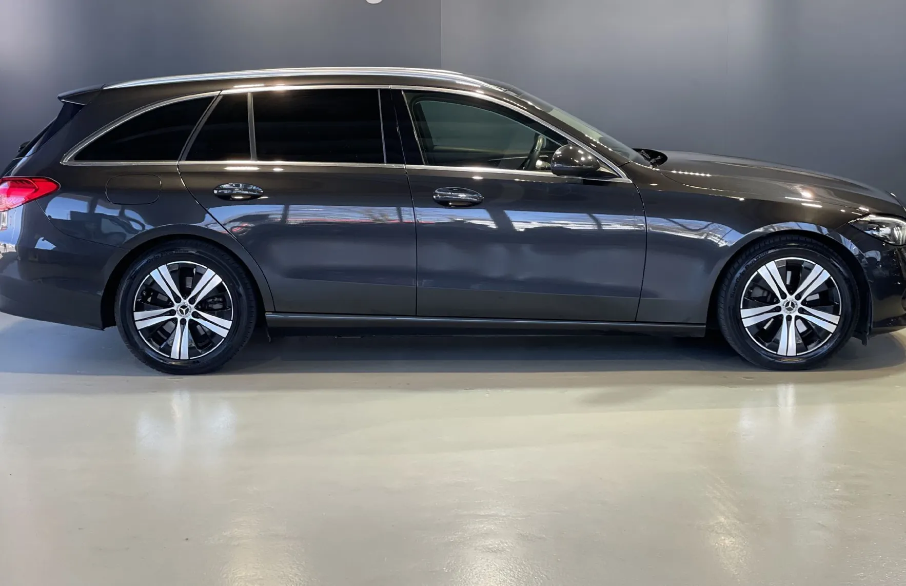 Zunanja slika - Mercedes-Benz C-Razred - NAVI-RADAR-LANE-LED-USNJE-AMBIENT-ALU-KAMERA - 4