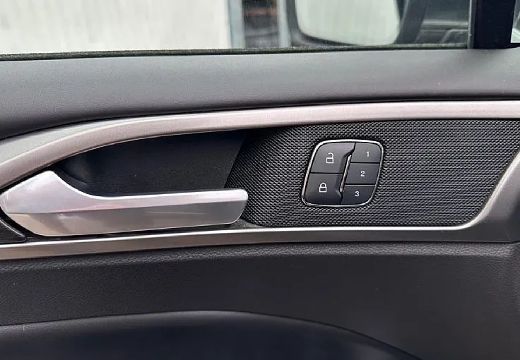 Zunanja slika - Ford Mondeo - 2.0 138 kW hibrid Aut. Vignale - Le 74.000 km - 12