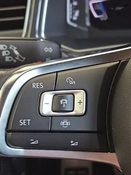 Zunanja slika - Volkswagen T-Roc - 1.5 TSI BMT Style SLO. POREKLO 1.LASTNIK - 10