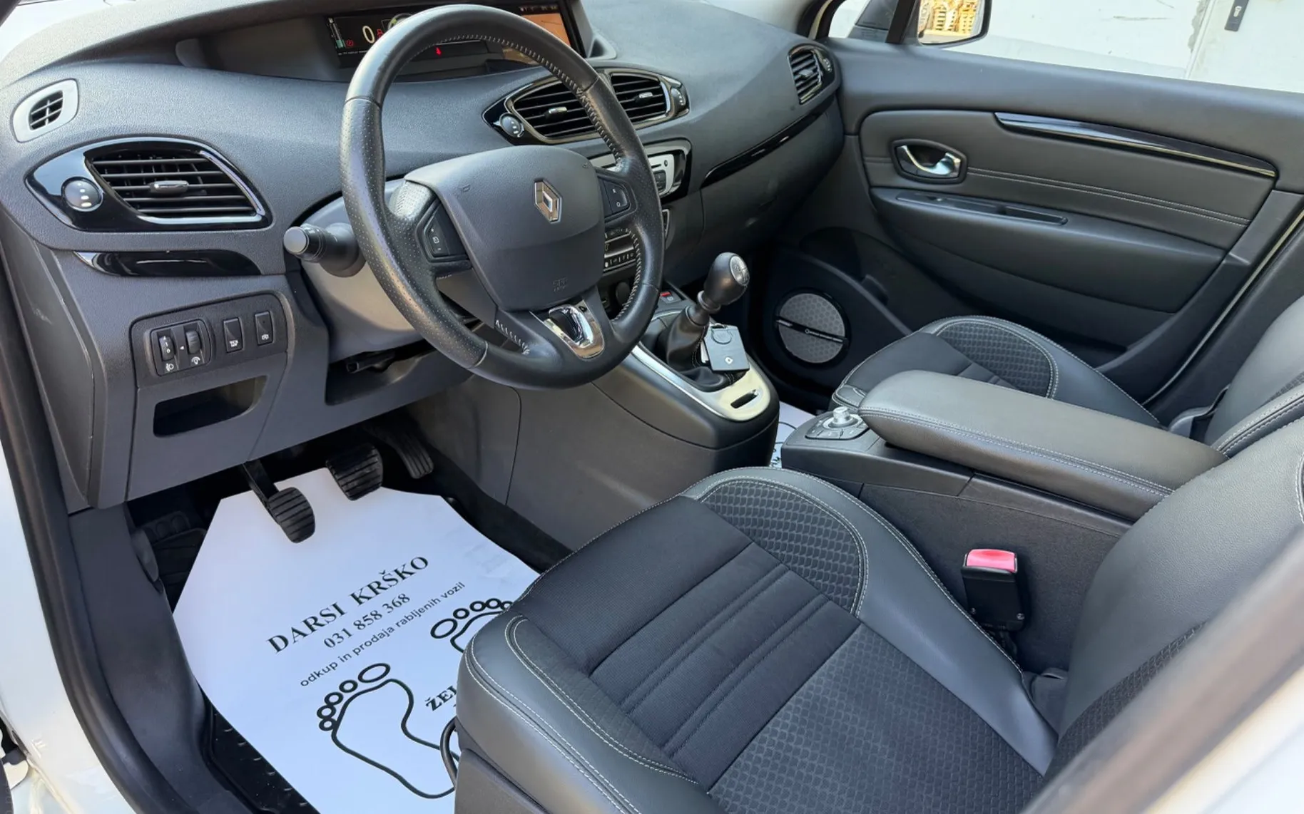 Zunanja slika - Renault Grand Scenic - Scénic 1.5dCi 110PS BOSE 7SEDEŽEV LED NAVI KAMERA ALU17 - 14
