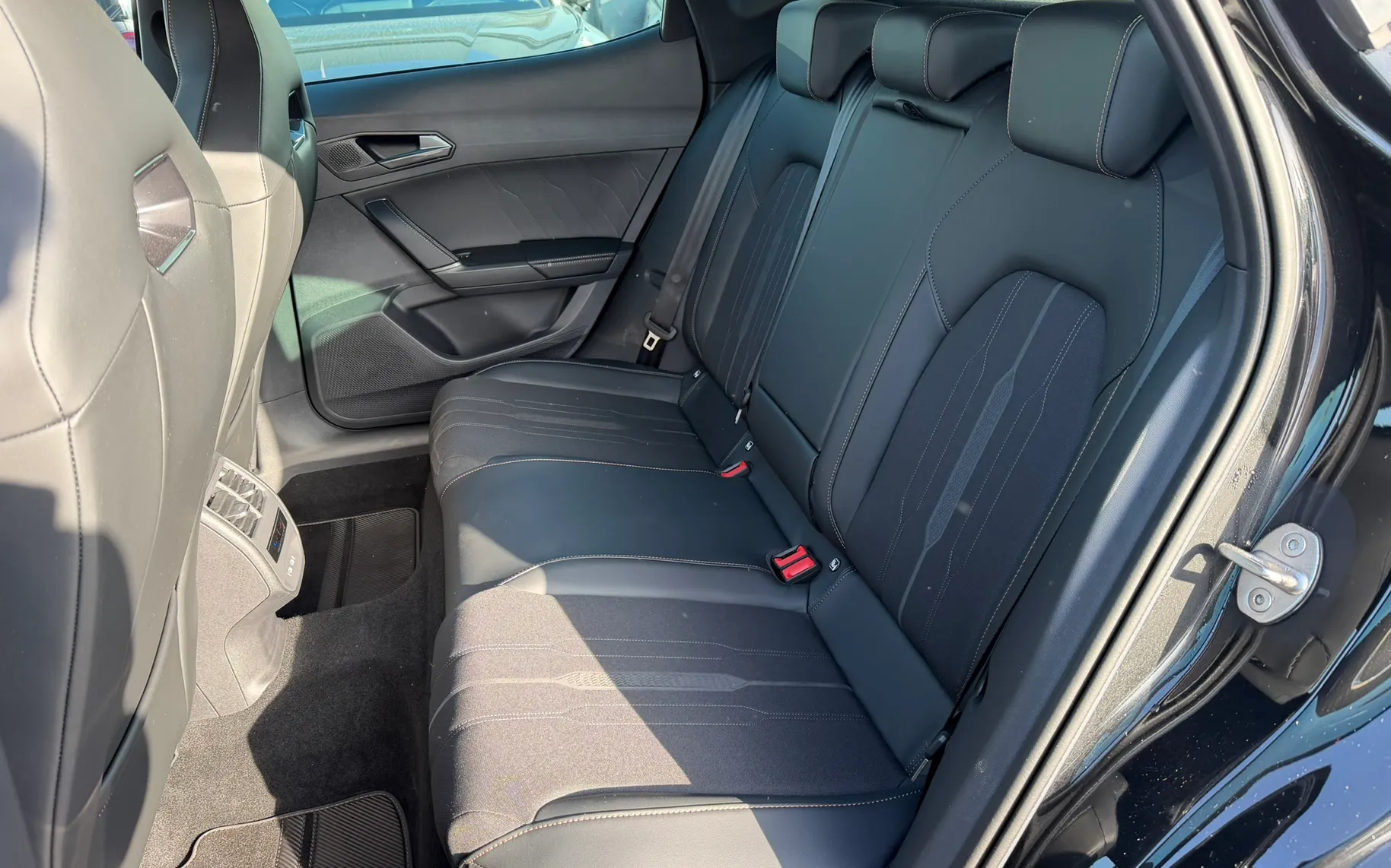 Zunanja slika - Cupra Formentor - 1.4 e-HYBRID 180 kW 245 KM 6-DSG VZ - 12