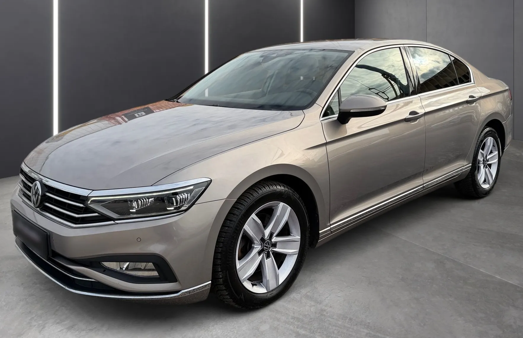 Zunanja slika - VW Passat - 2.0 TDI Elegance DSG Matrix - Kamera - SLO - 1