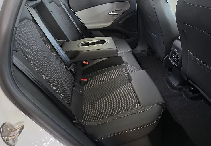 Zunanja slika - Ford Explorer - EV STYLE  elektromotor 52 kWh 125 kW at-DOBAVA TAKOJ - 7