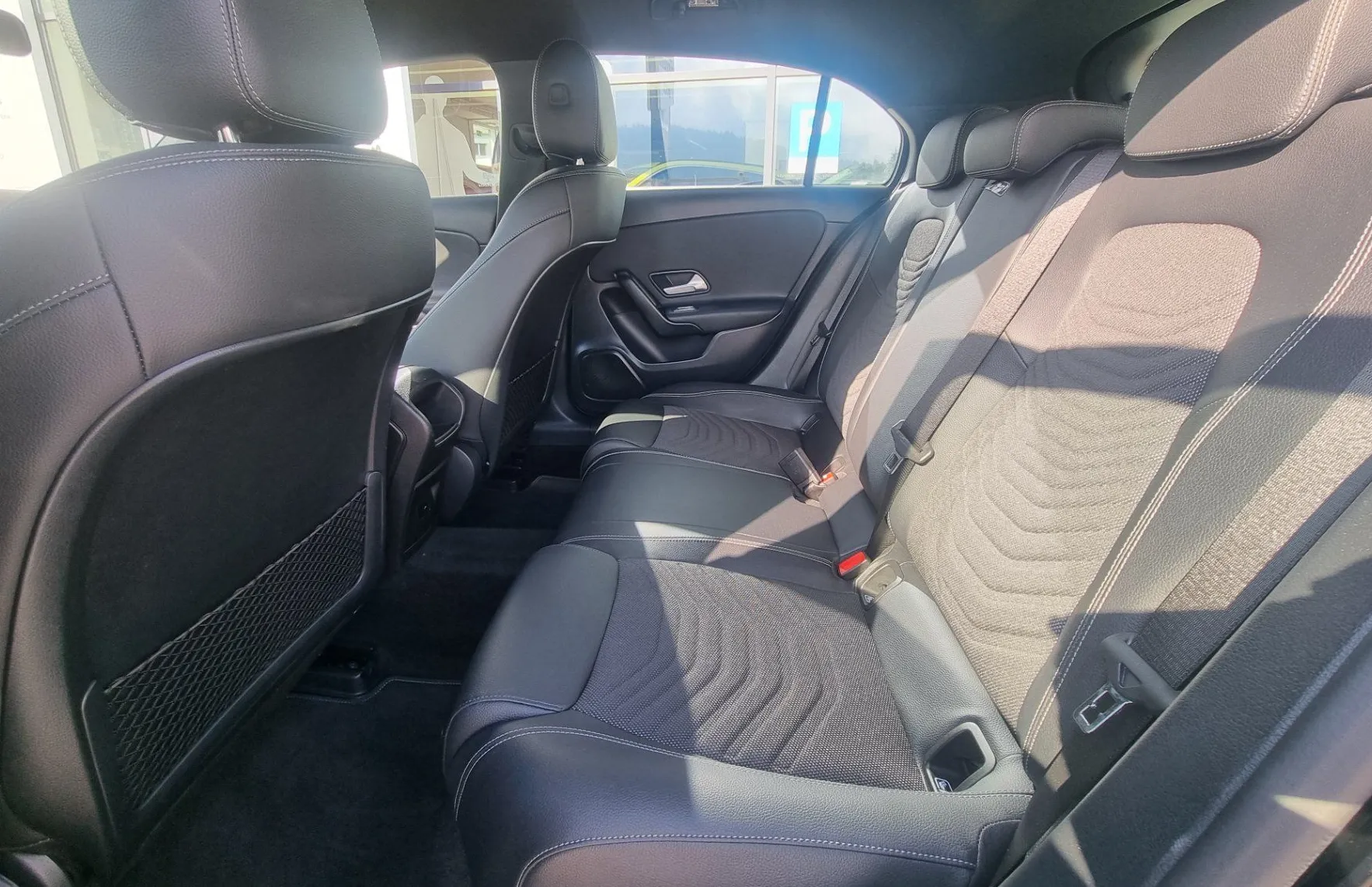 Zunanja slika - Mercedes-Benz A-Razred - A160 KAMERA-DAB-TEMPOMAT...  ODLIČNO OHRANJEN - 9