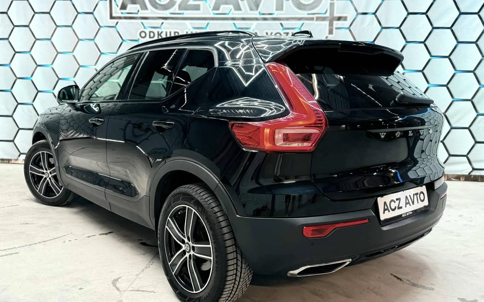 Zunanja slika - Volvo XC40 - 2.0D•4X4•AUT•R DESIGN•LED•KAMERA•NAVI•ACC•HARMAN• - 6