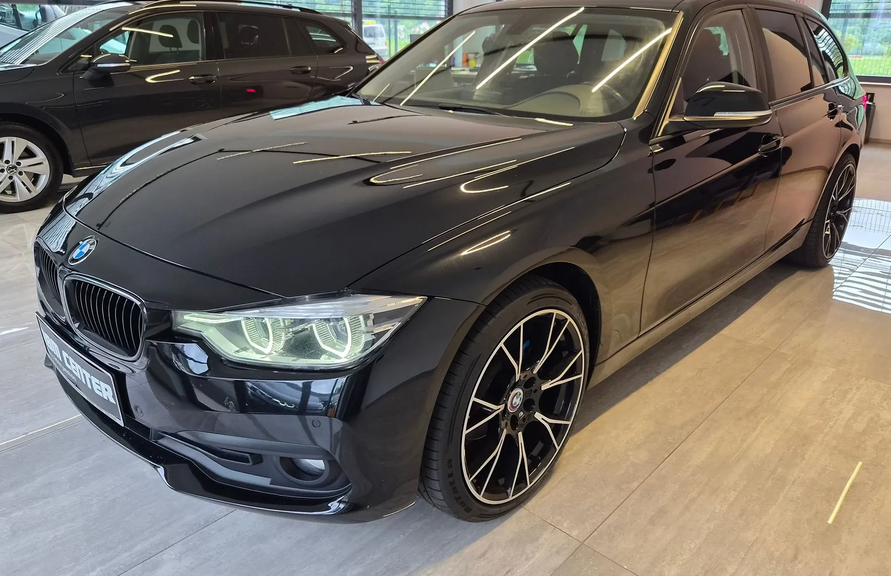 Zunanja slika - BMW Serija 3 - Touring: 318d Touring KEYLES|LED|VELIKA NAVI|PDC|GR.SEDE - 5