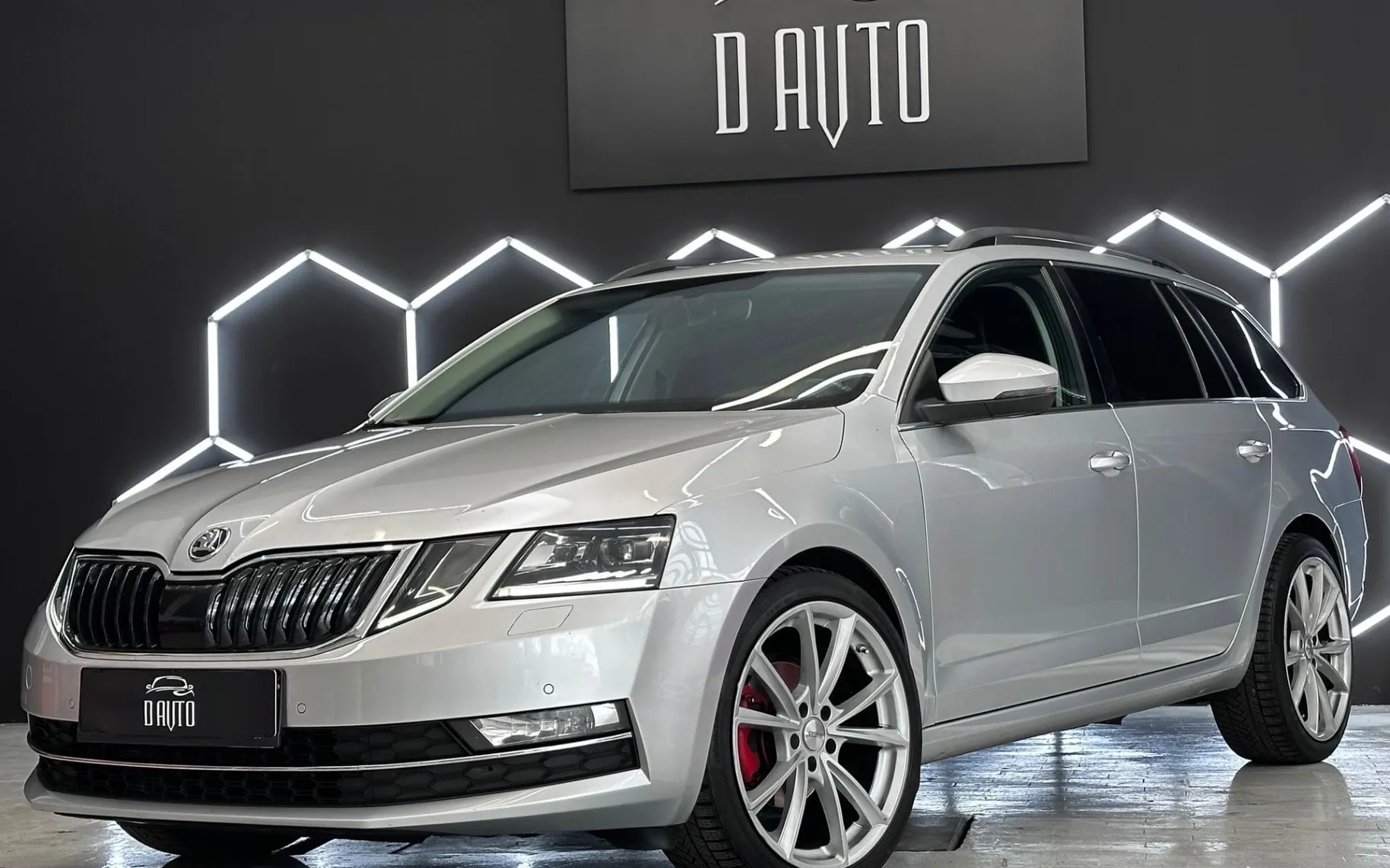 Zunanja slika - Škoda Octavia - 2.0 TDI DSG 110 kW-LED-NAVI-KLJUKA-AMBIENT-ACC - 1