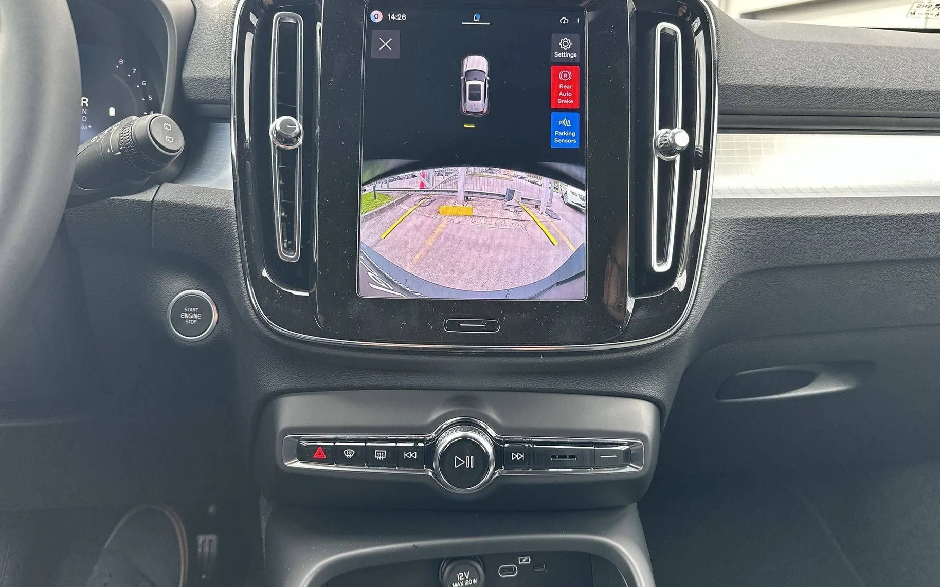Notranja slika - Volvo XC40 - B3 P Plus Dark Avt. - 17