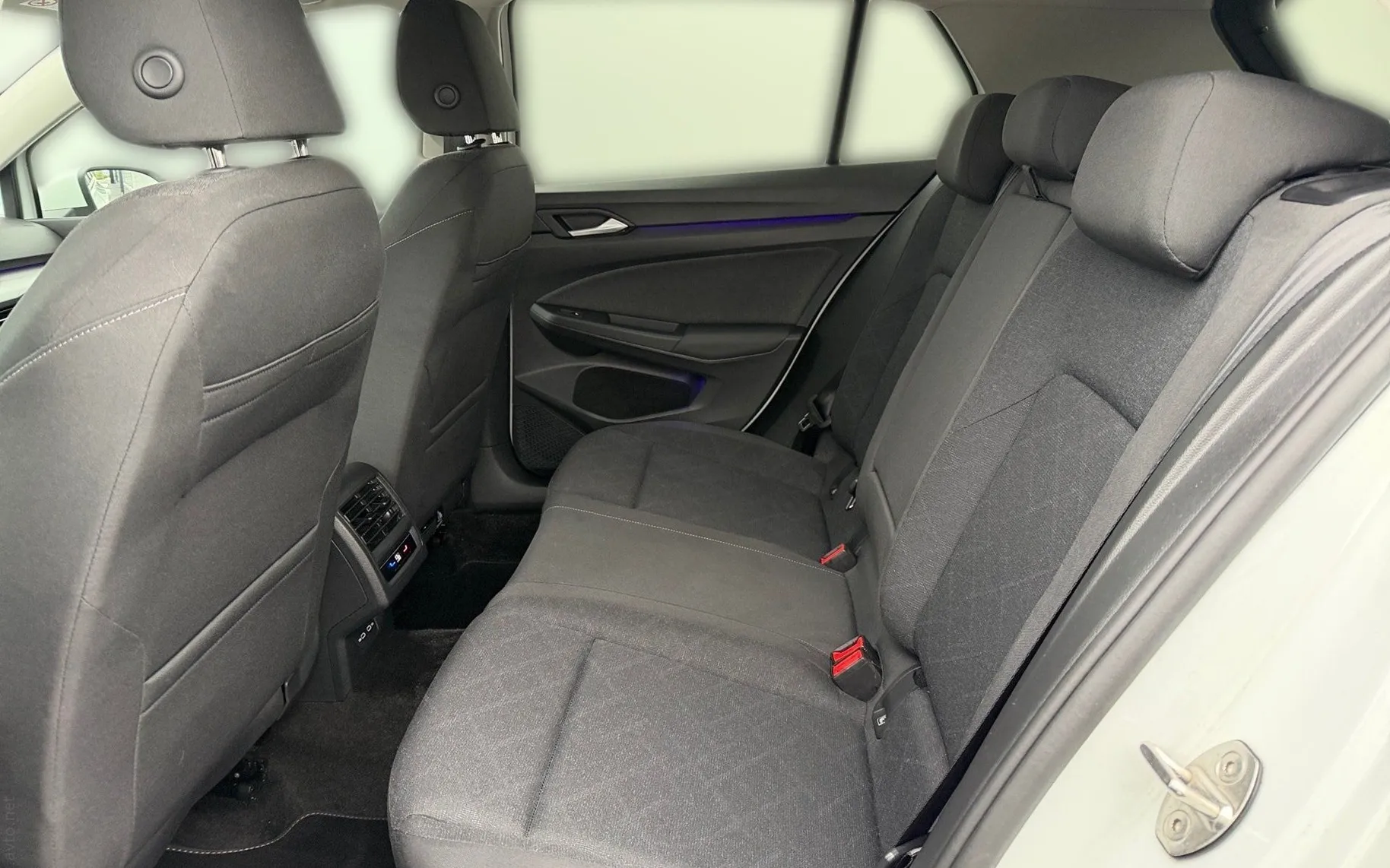 Notranja slika - Volkswagen Golf - 1.5 eTSI DSG Life-LED-ACC-PDC-Navi AppConnent.... - 11