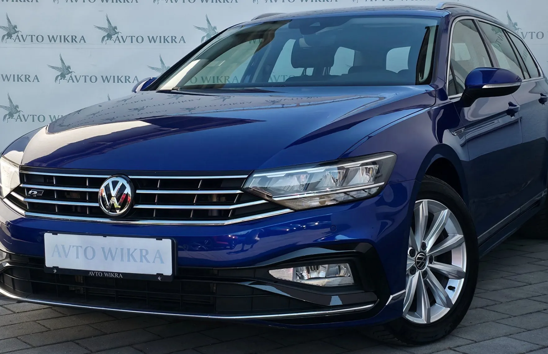 Zunanja slika - Volkswagen Passat - Variant 2.0TDI R-line LED•ACC•LANE•AMBIENT•NAVI•2X-PDC•17C - 2