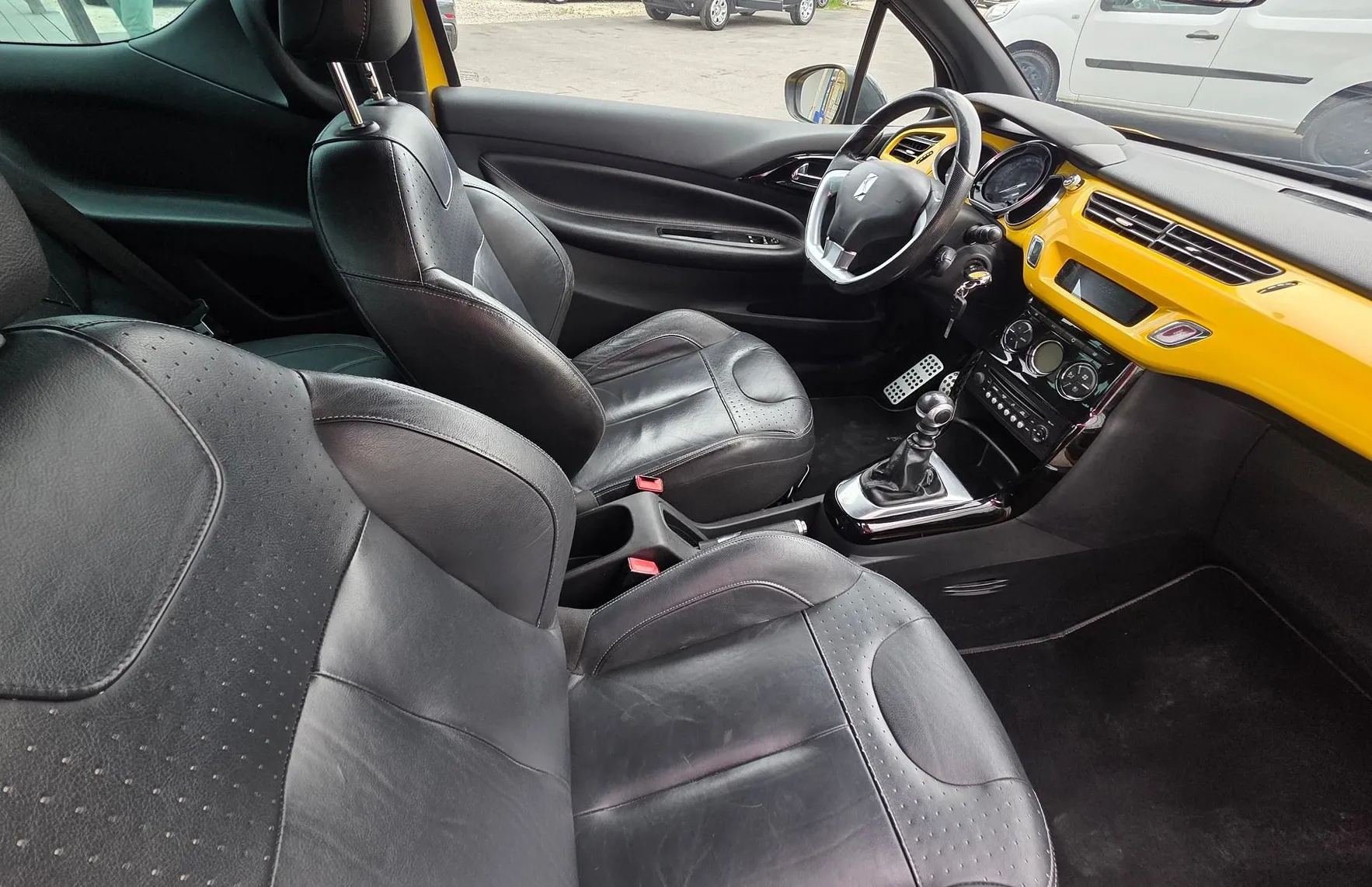 Zunanja slika - Citroën DS3 - SPORT THP 150 BVM6 LED-GRETJE SEDEŽEV-SLOVENSKI - 11