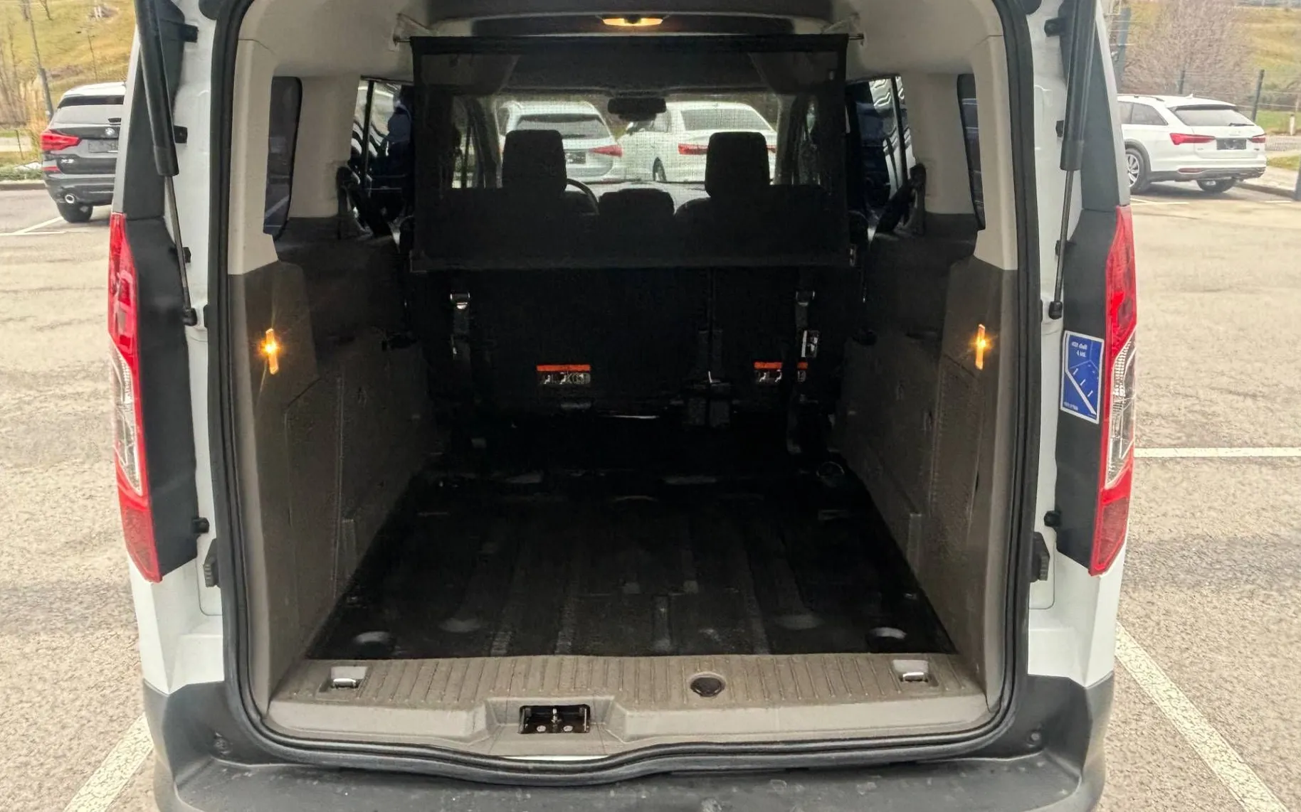 Zunanja slika - Ford Tourneo Connect - L2 1.5 TDCi  Active ... - 17