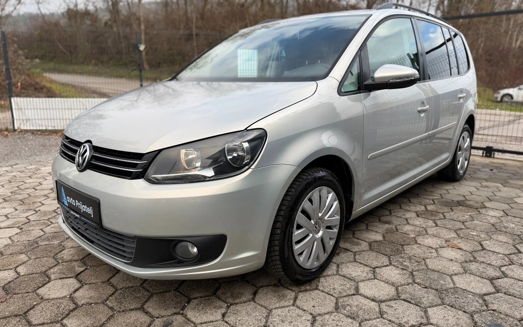 Zunanja slika - Volkswagen Touran - 1.6 TDI BlueMotion | AVT | 7 SED - 11