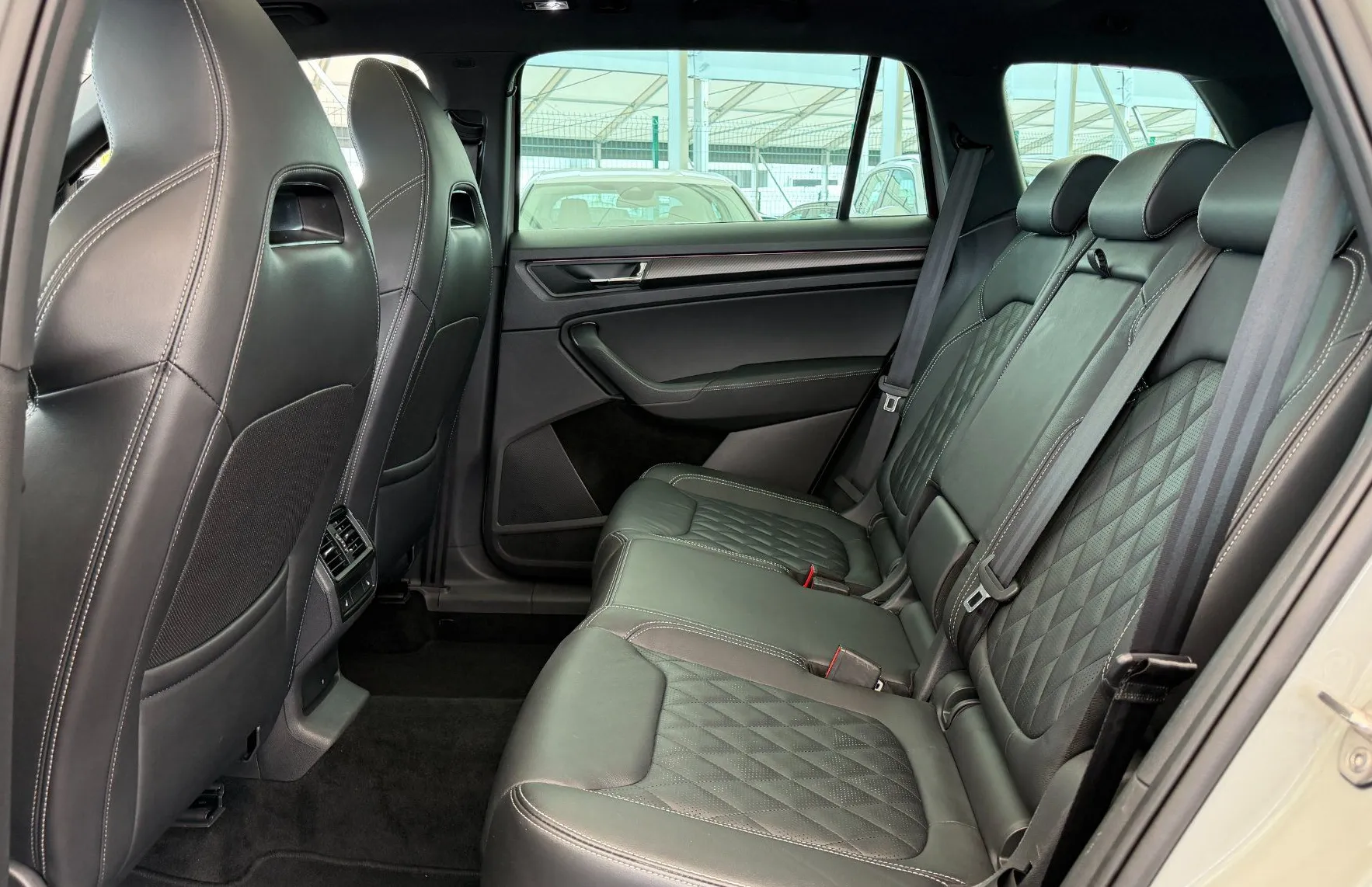 Zunanja slika - Škoda Kodiaq - Sportline 2.0 TDI DSG - USNJE - PANO - KAMERA - 10