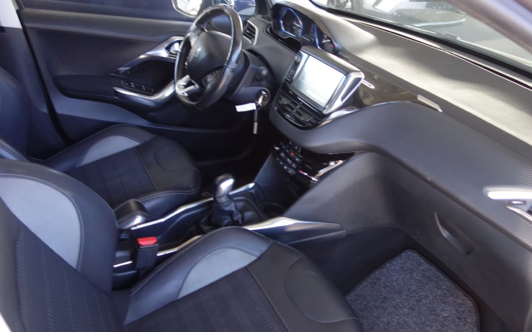 Zunanja slika - Peugeot 2008 - 1.6i 16V - 4