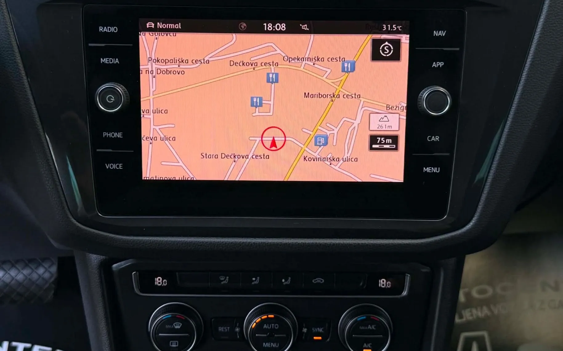 Notranja slika - Volkswagen Tiguan - 2.0 TDI-DSG-4X4-H LINE-VIRTUAL-LIZING ZA TUJCE-A.. - 11