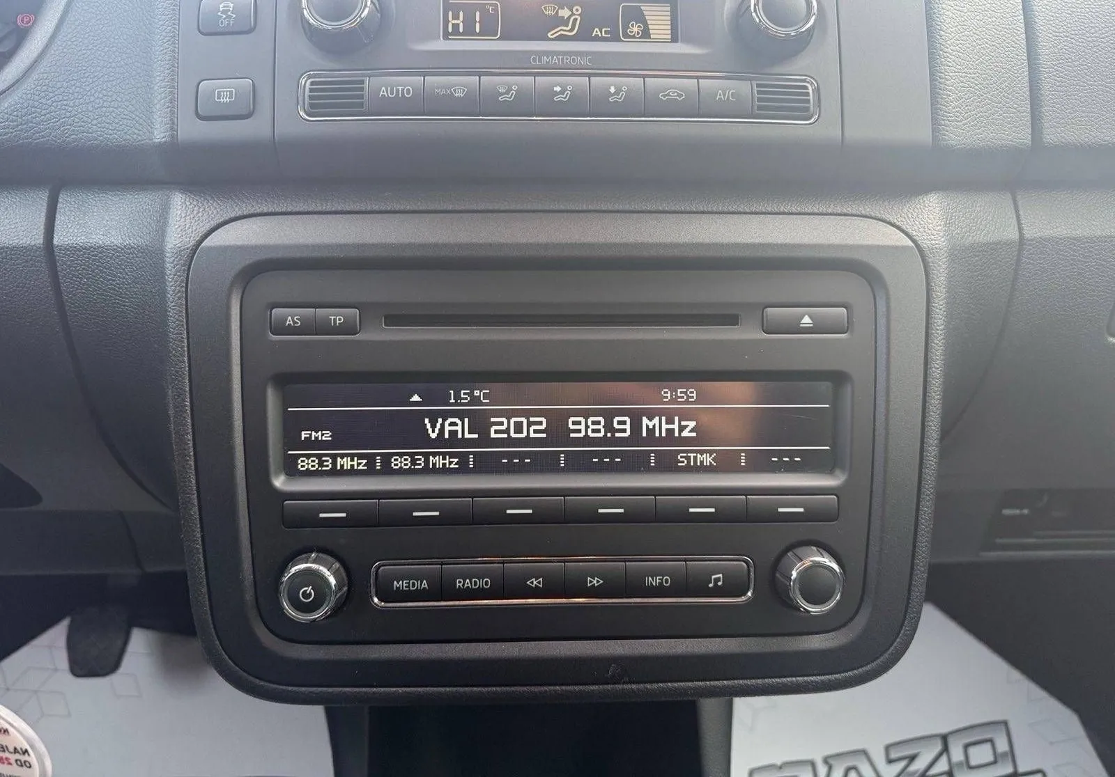 Notranja slika - Škoda Roomster - 1.6 TDI CR Elegance 66  90 ... - 9