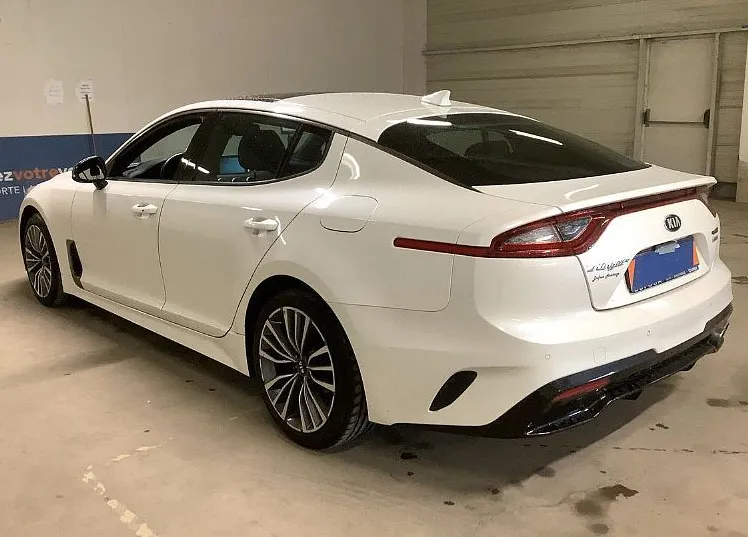 Zunanja slika - KIA Stinger - 2.2 TCI GT Line AWD -PANORAMA -KAMERA -NAVI - 2