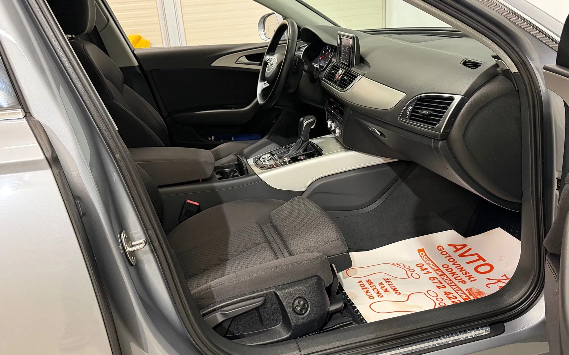 Notranja slika - Audi A6 Avant - 2.0 TDI-S-LINE-BI-XENON-LED-LIZING ZA TUJCE-NAVI- - 10