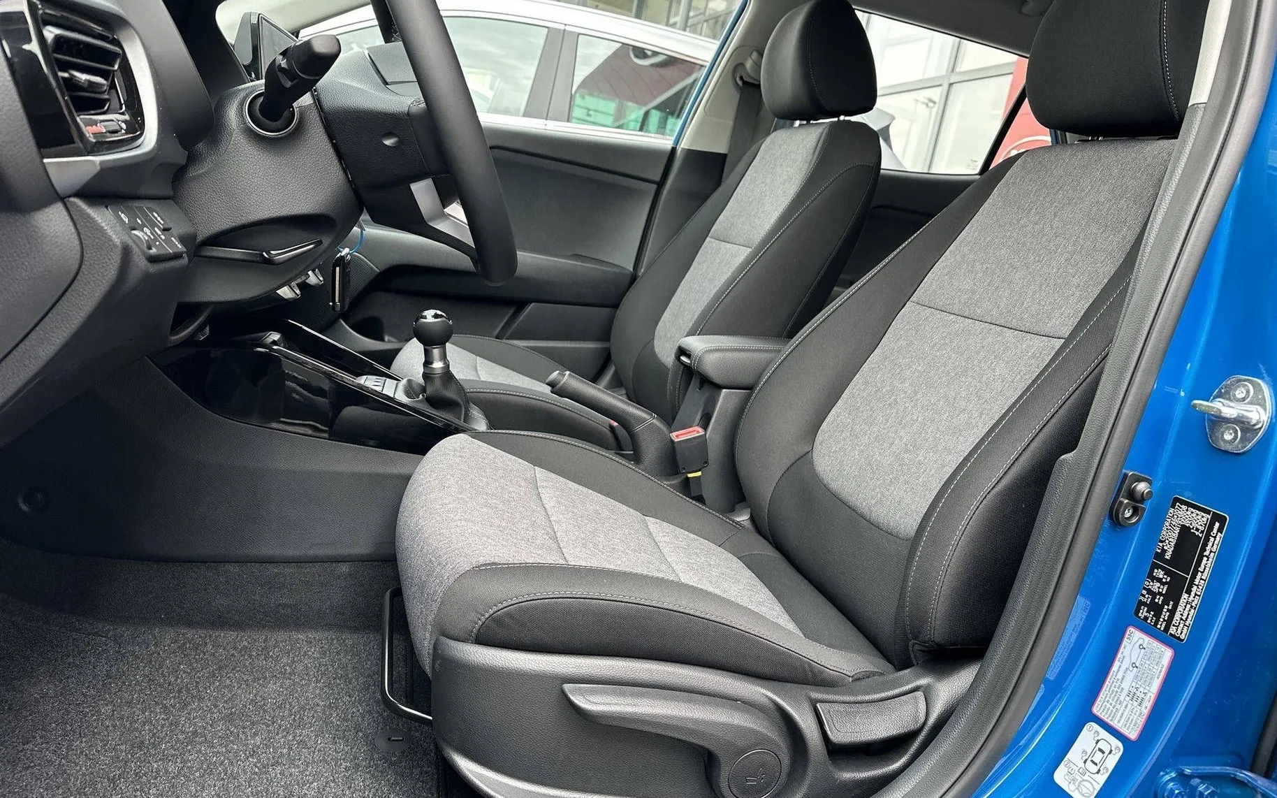Notranja slika - KIA Stonic - 1.2 DPI  LX Urban + AKCIJA ZA VSE KIA MODELE... - 10