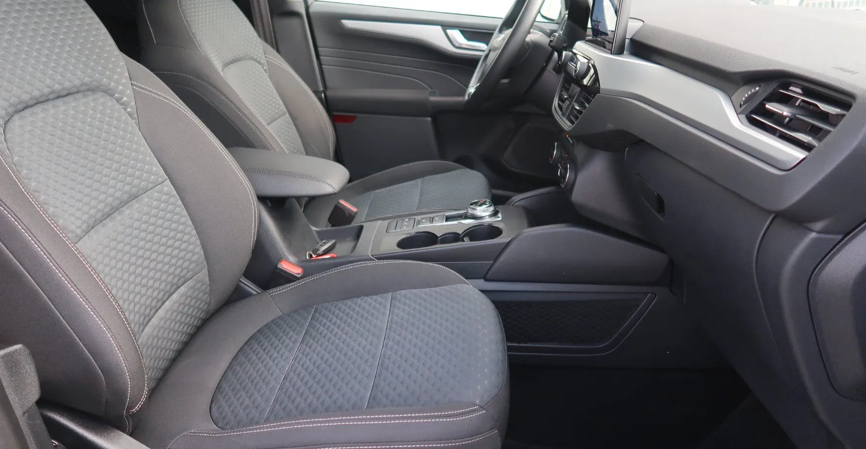 Zunanja slika - Ford Kuga - Business 1.5 EcoBlue 88kW Auto S S - 13