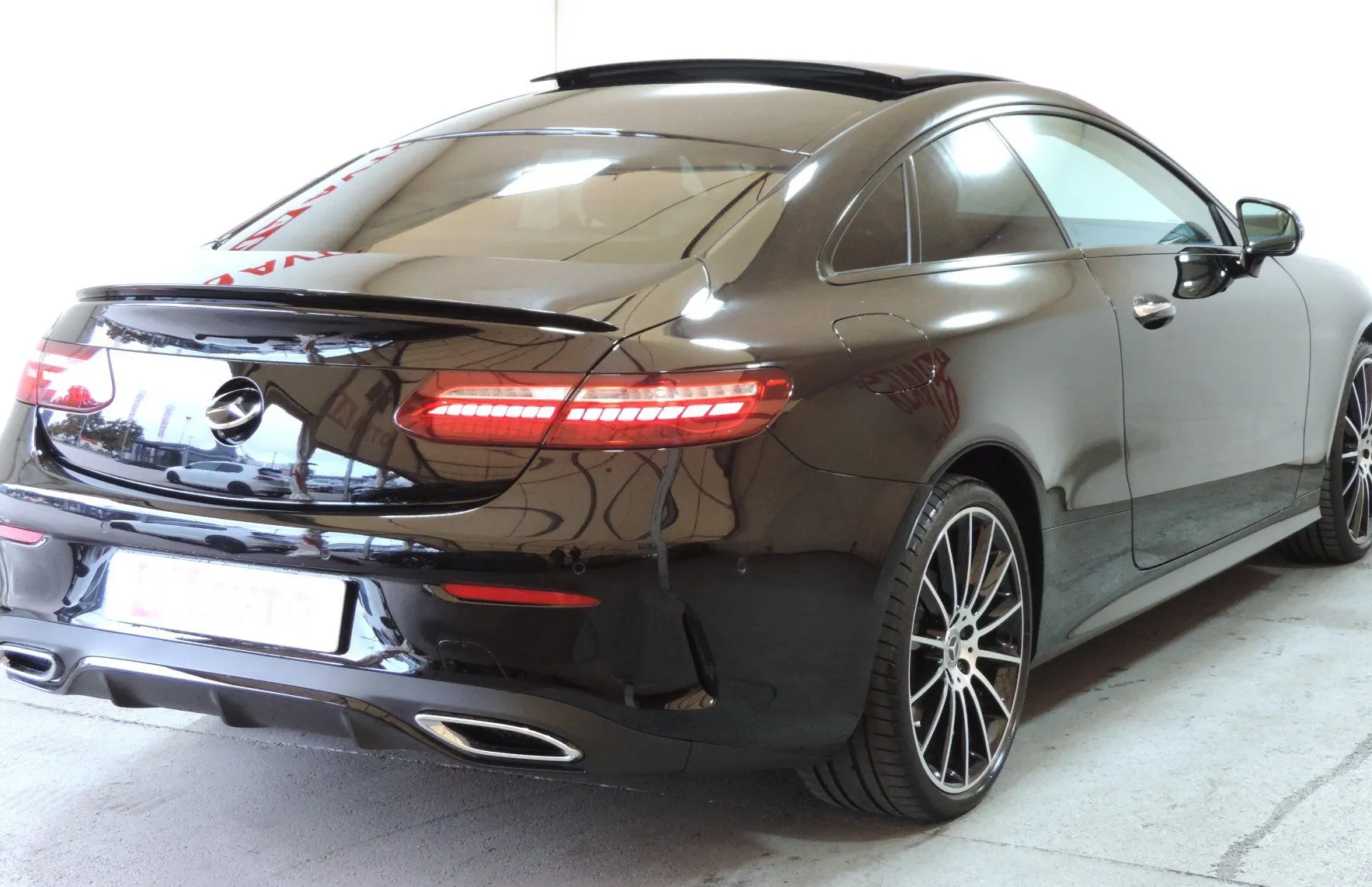 Zunanja slika - Mercedes-Benz E-Razred - 300d 4-MATIC AUT. - 5