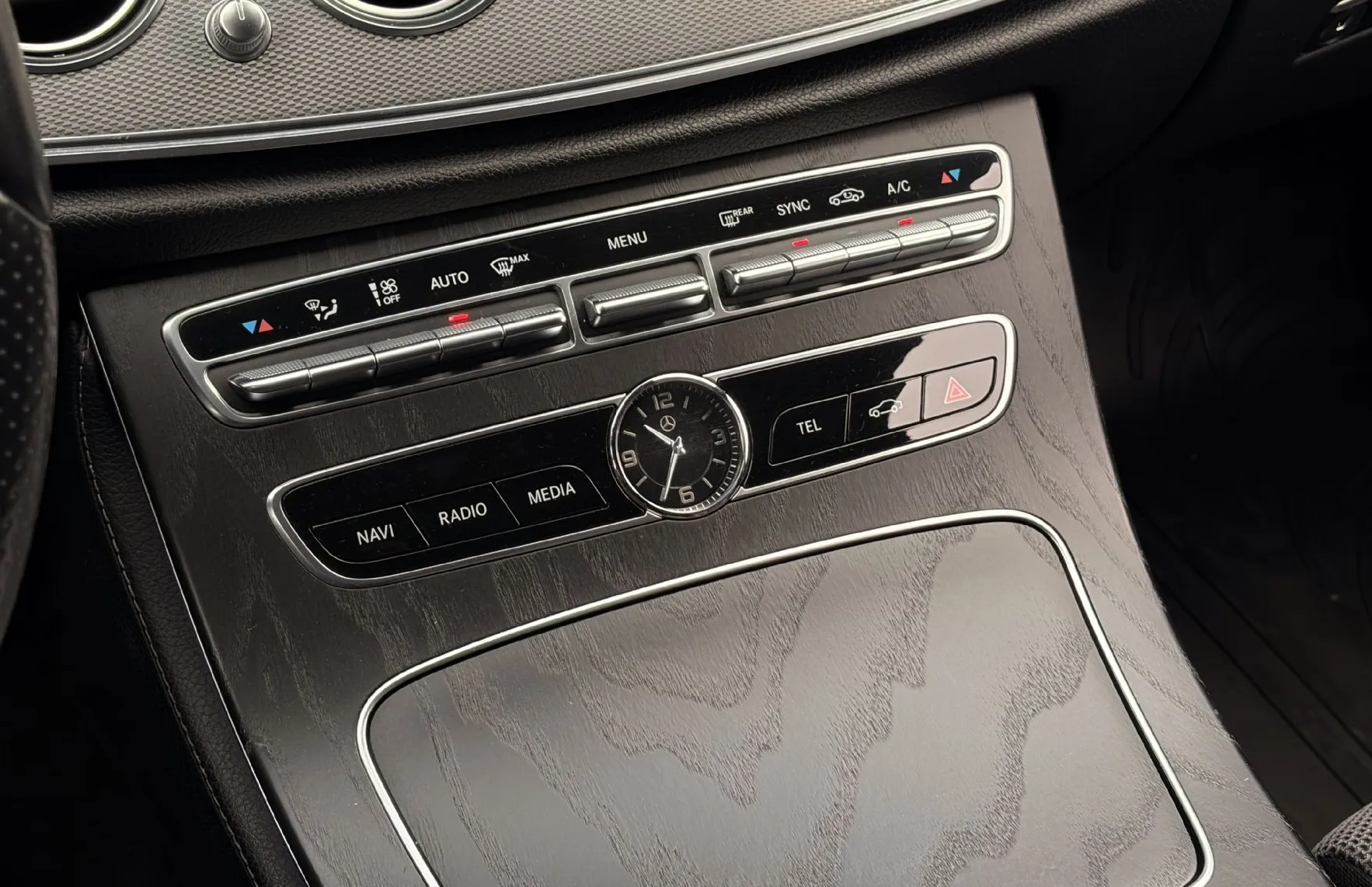 Zunanja slika - Mercedes-Benz E-Razred - E 220d T 4MATIC Avantgarde Avt. - 19