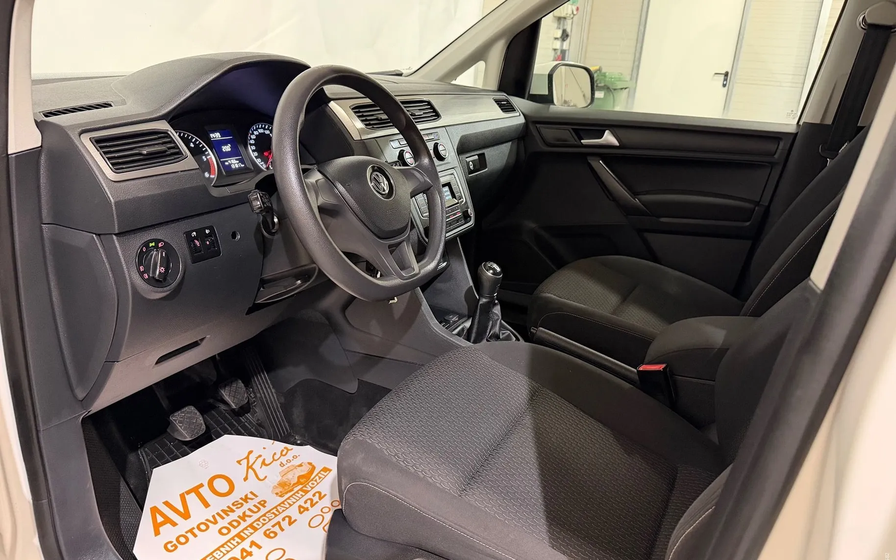 Notranja slika - Volkswagen Caddy - 2.0 TDI-1.LASTNIK-2X DRSNA VRATA-SLO-TEMPOMAT-PDC. - 23