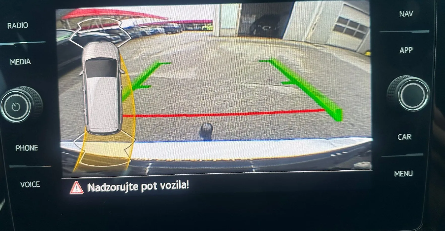 Zunanja slika - Volkswagen Touran - 2.0 TDI DSG.NAVI.KAMERA.NAREJEN VEL.SERVIS+MENJALN - 5