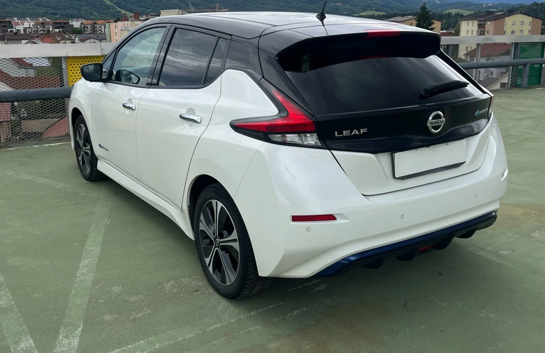 Zunanja slika - Nissan Leaf - Elektro 59 kWh Tekna 360° POGLED.TOPL. ČRP. ACC - 7