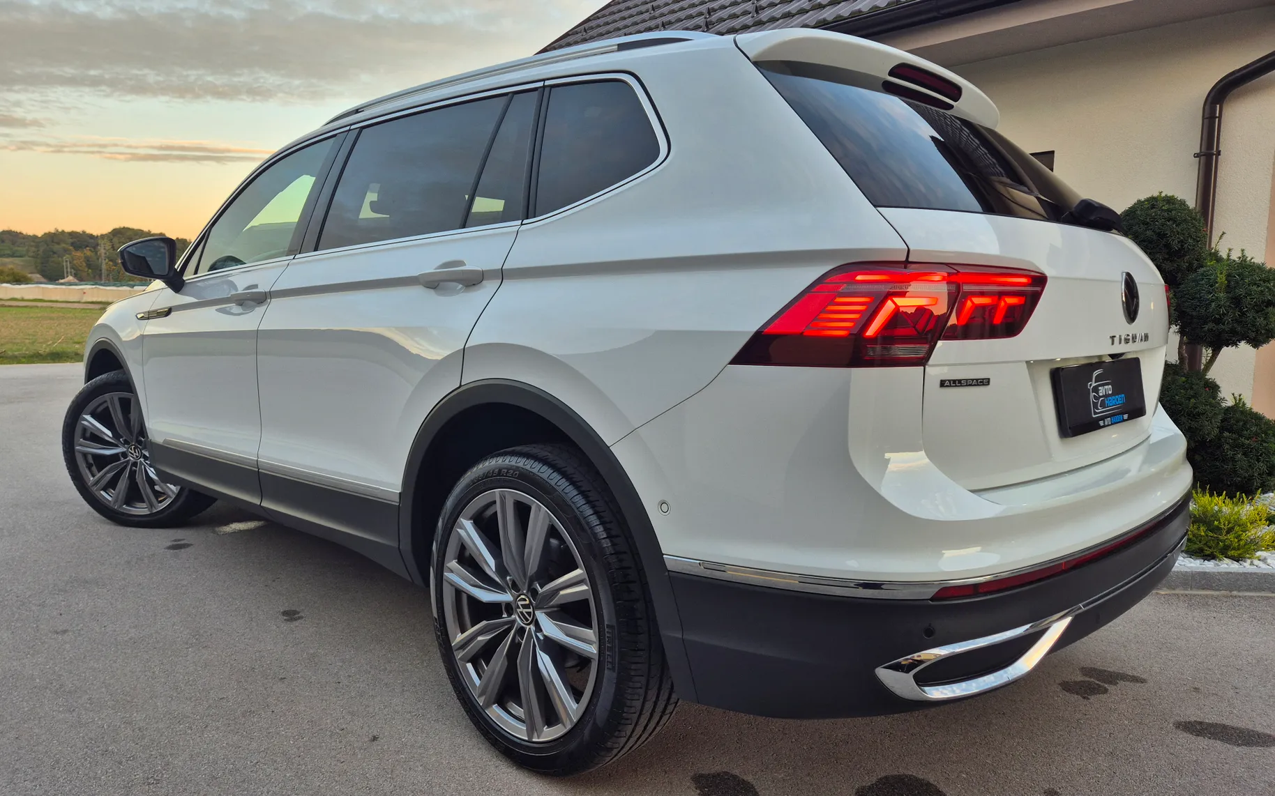 Zunanja slika - Volkswagen Tiguan - 4motion 2.0 TDI BMT Elegance DSG - 4