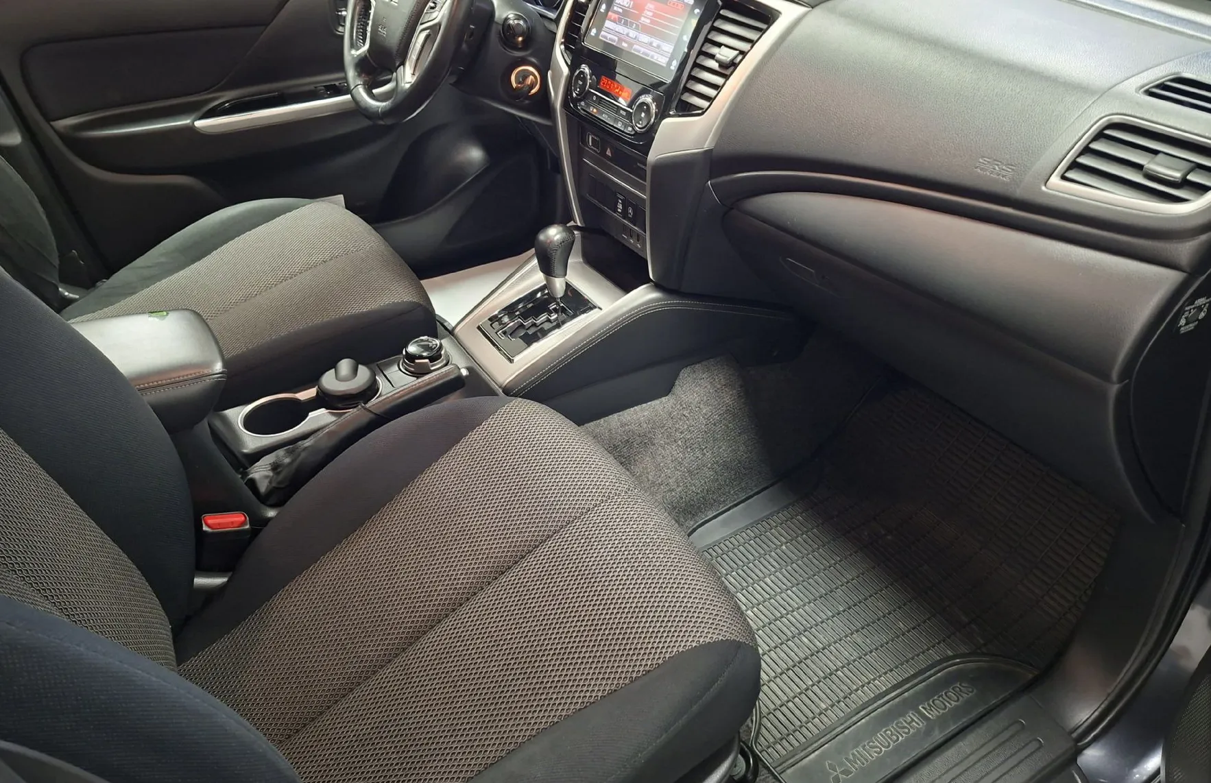 Zunanja slika - Mitsubishi L 200 - 2.3 4X4-1.LASTNIK-SLO-LED-NAVI-KAMERA-ODLIČEN- - 9